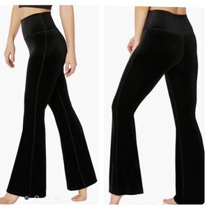 Beyond Yoga Black Velvet High Rise Velour Bell Bottom Flare Pull On Yoga Pants M